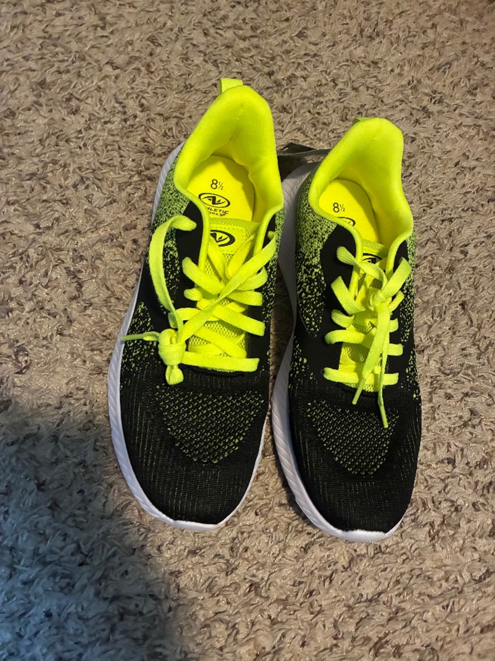 NWT! Men’s Athletic Works sneakers, size 8.5, excellent condition, never worn